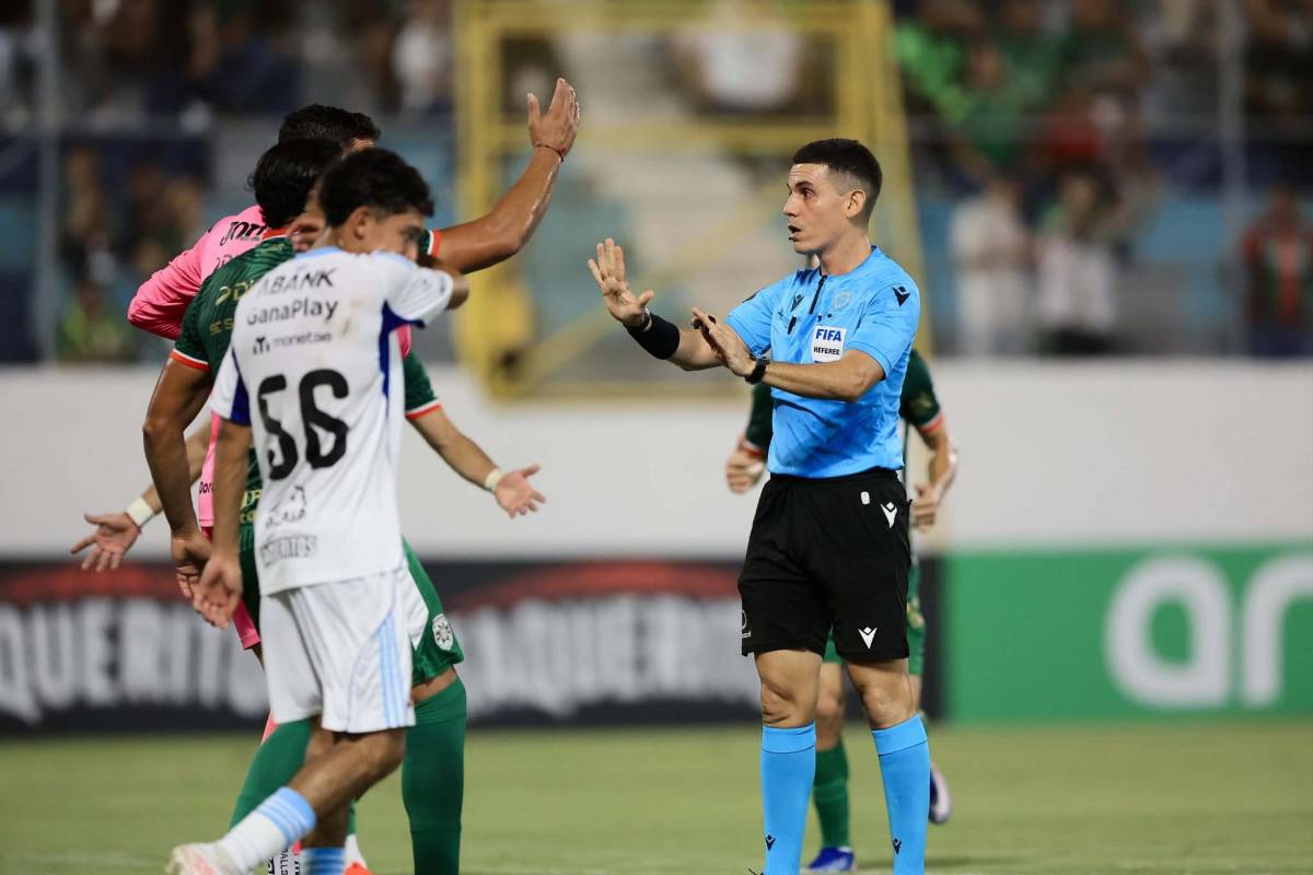 Polémica arbitral, lindas chicas, invitados especiales y tristeza de Marathón en Copa Centroamericana