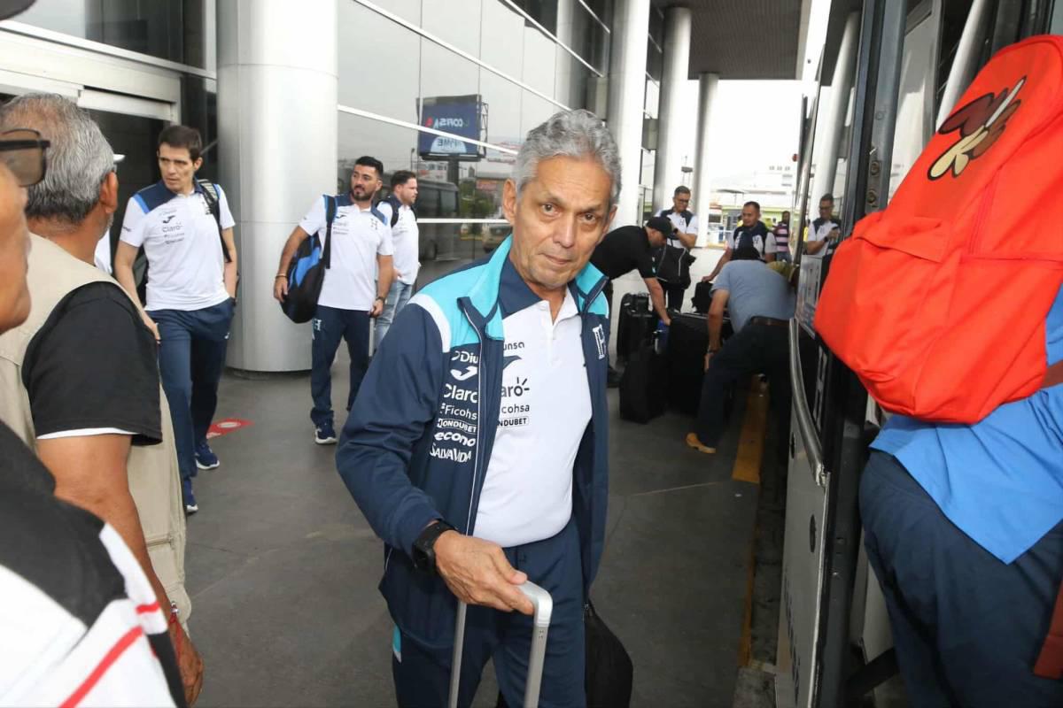 Con cara de pocos amigos llegaron seleccionados de Honduras a Tegucigalpa
