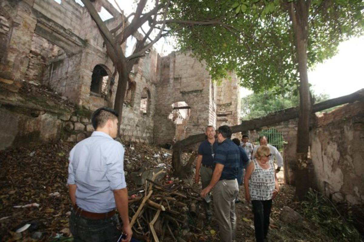 Autorizan realizar limpieza y estudios sobre castillo Bellucci