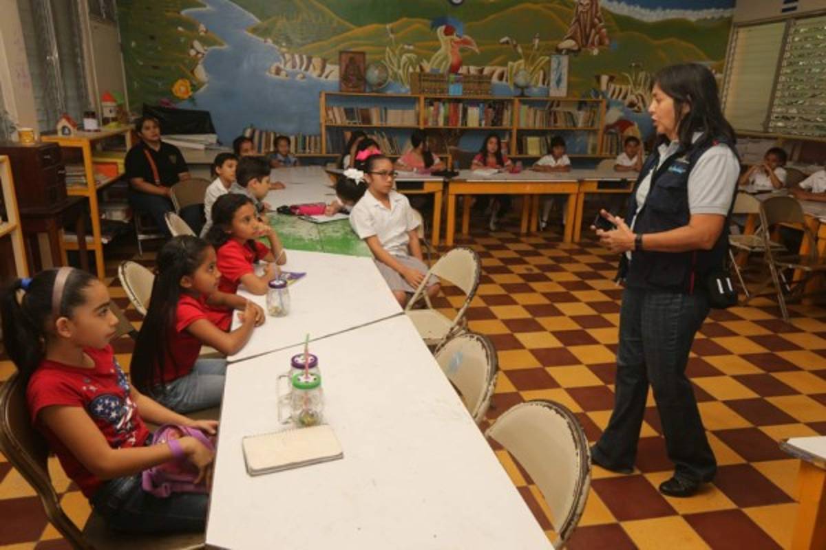 Estudiantes de la Escuela Raúl Zaldívar aceptan el reto ambiental
