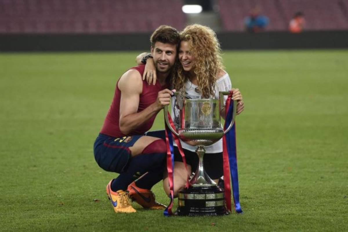 Shakira recibe en dos meses las ganancias que Piqué en un año