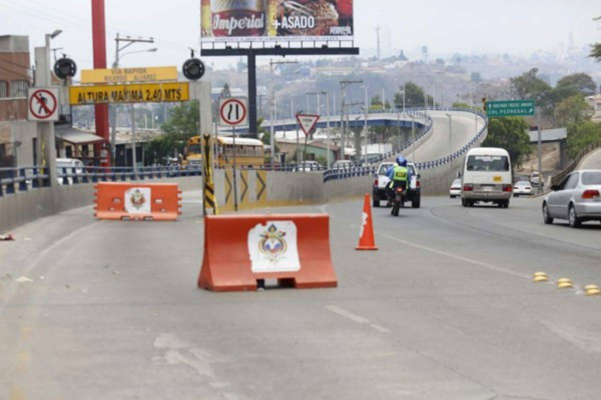 Paso Aéreo Ricardo Álvarez está cerrado por mantenimiento