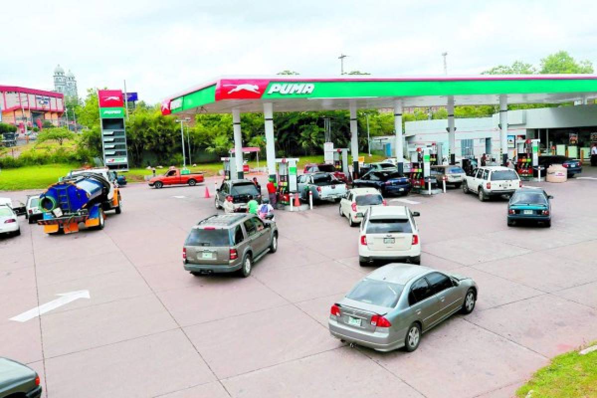 Transportistas y gobierno de Honduras logran acuerdo, normalizarán abastecimiento de combustible