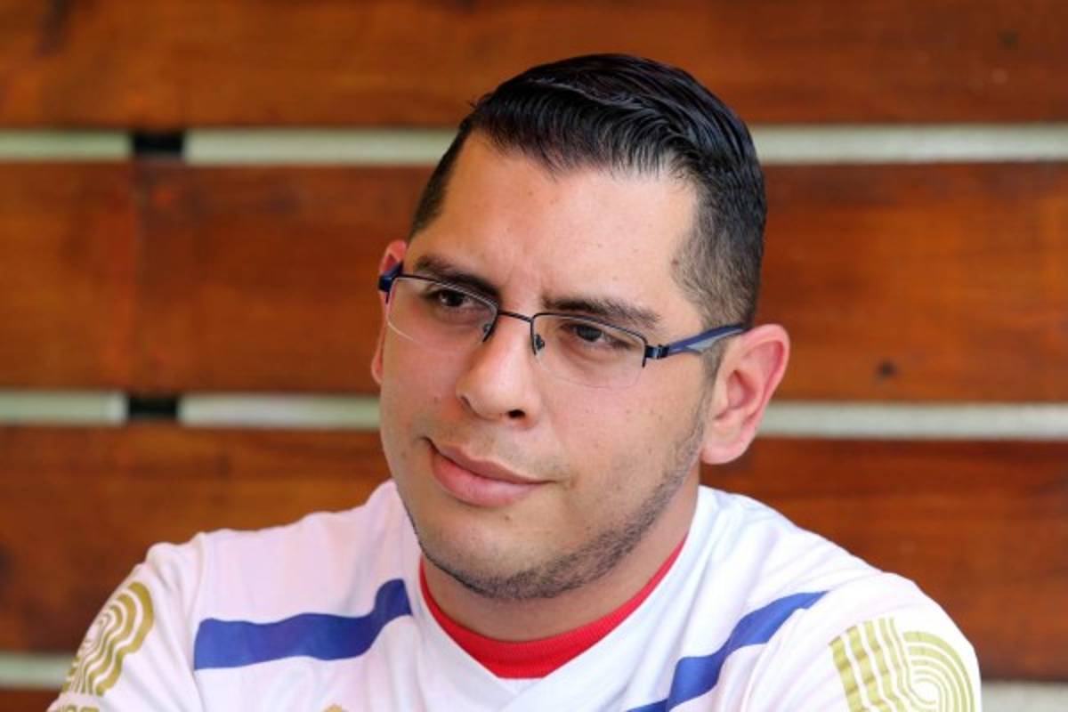 Carlos tiene confianza de pasar sin apelar al reglamento.