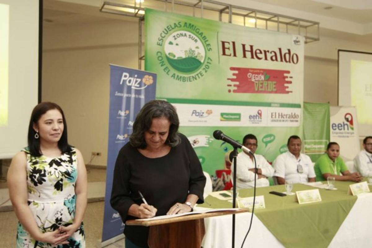 Escolares del sur de Honduras, listos para dejar su huella verde