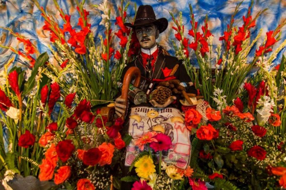 Guatemaltecos veneran a San Simón, santo de prostitutas y pandilleros  