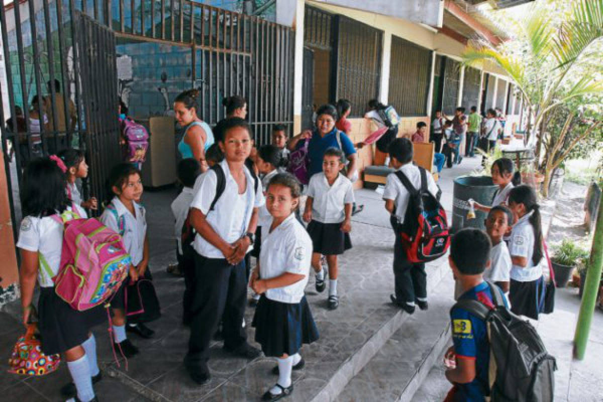 Honduras sufre brutal rezago en todas las áreas del sistema educativo público