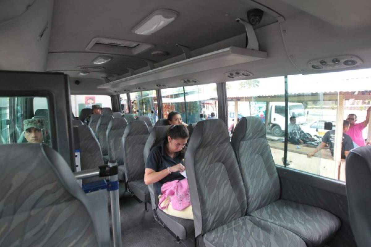 De farsa califican usuarios sistema de cámaras en buses
