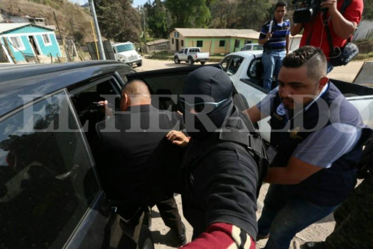 El sujeto se trasladaba en una camioneta de un medio de comunicación, pero hizo un transbordo y se movió a otro vehículo durante el trayecto, foto: Alex Pérez/ EL HERALDO.