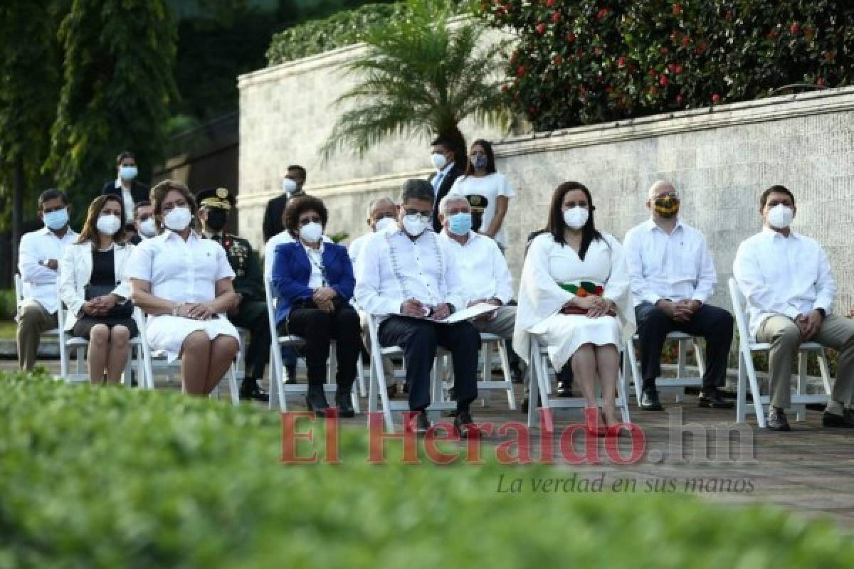 El sencillo vestido de Ana García de Hernández en fiestas patrias 2020