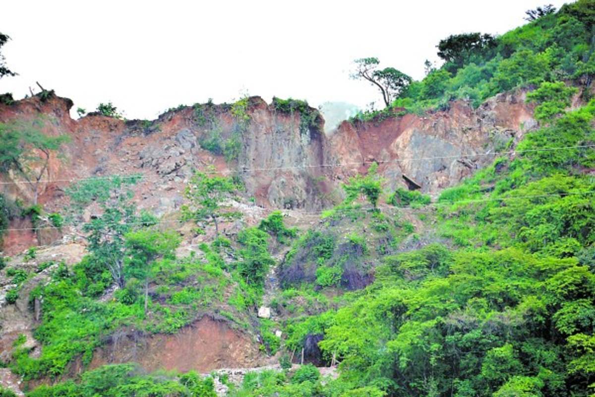Honduras: Siguen excavaciones para rescatar cadáveres de mineros soterrados