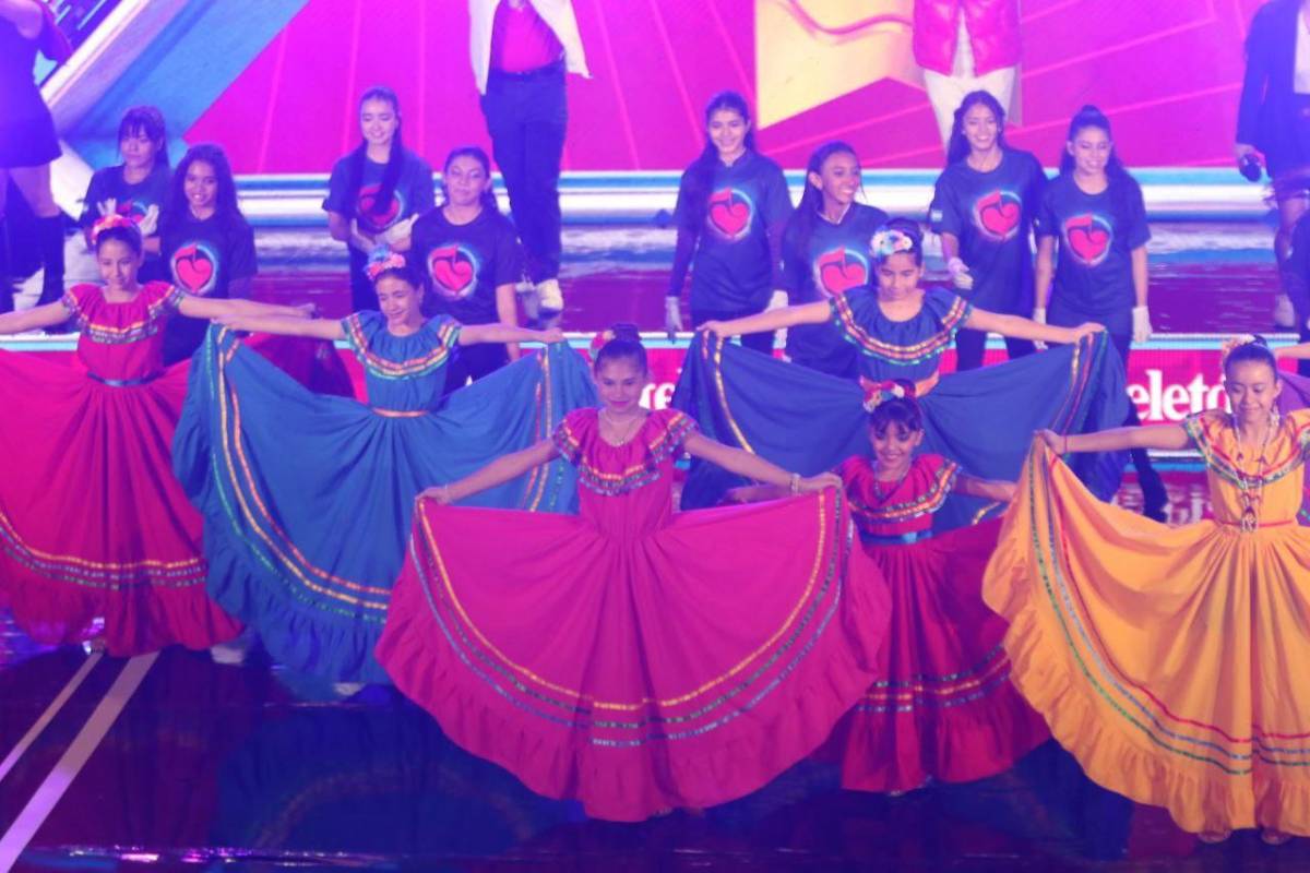 Luces, colorido y esperanza: así se vivió inicio de la Teletón 2024 Luces, colorido y esperanza: así se vivió inicio de la Teletón 2024