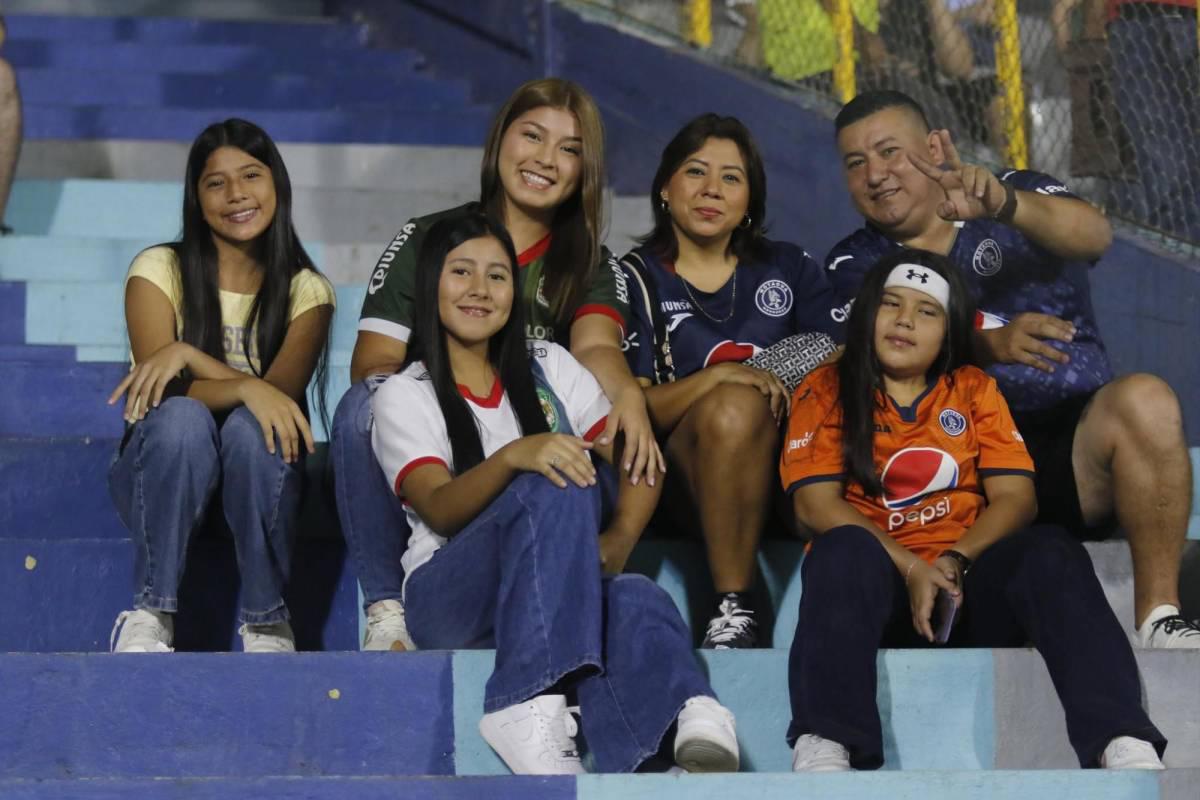 ¡Bellezas! El estadio Morazán se llena de muchas chicas lindas en el clásico de las 'emes' ¡Bellezas! El estadio Morazán se llena de muchas chicas lindas en el clásico de las 'emes'
