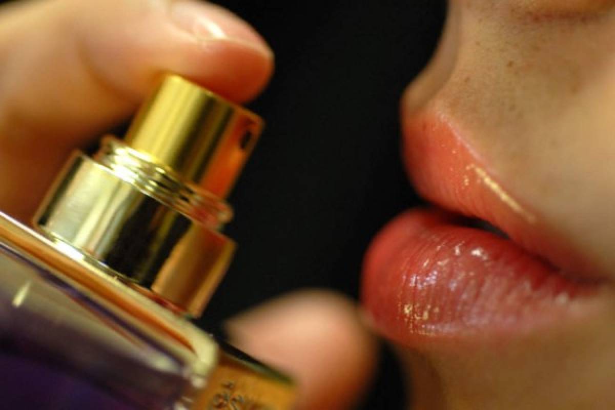 Los perfumes afrodisíacos son ineficaces, según estudio