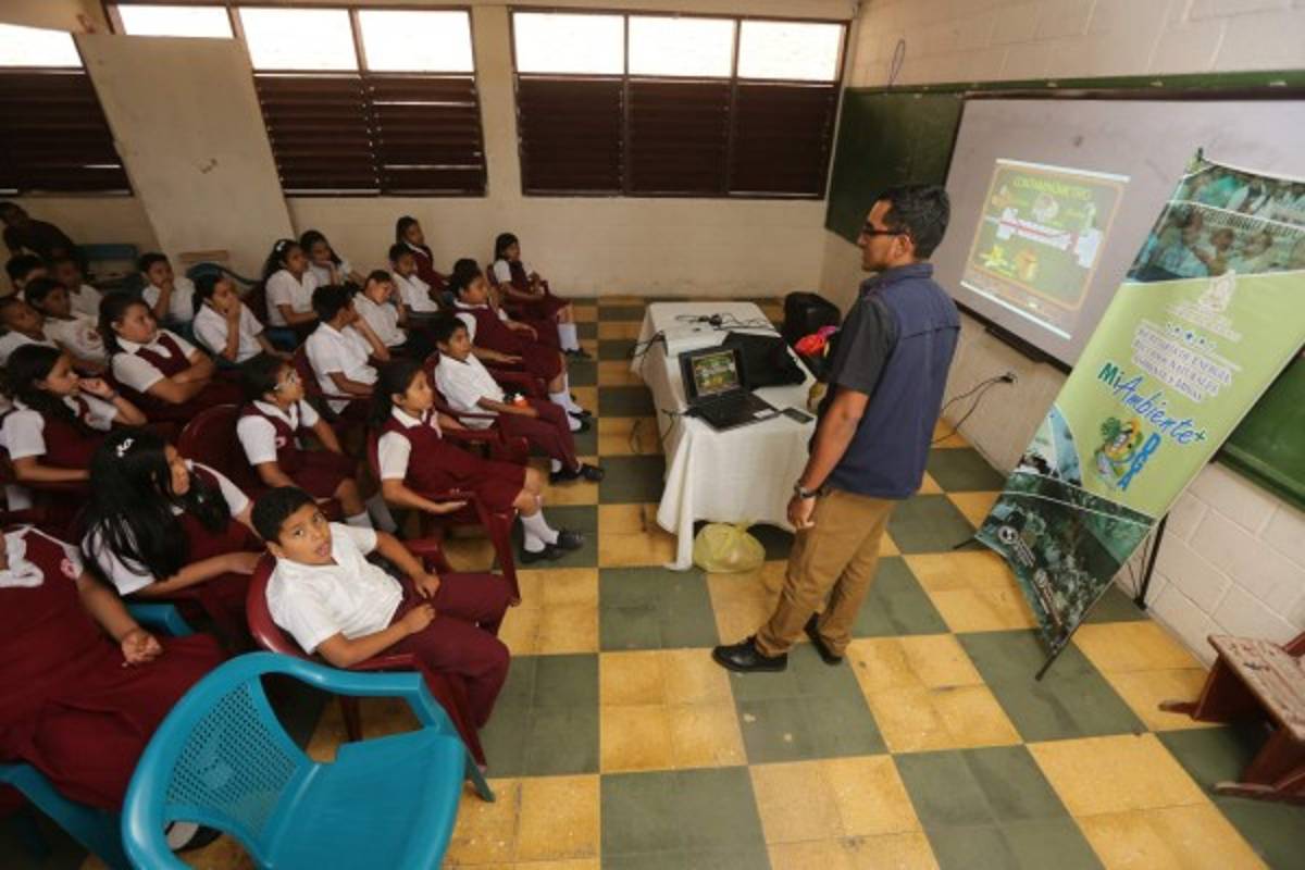 Estudiantes de la Escuela Canadá aprendieron a reciclar