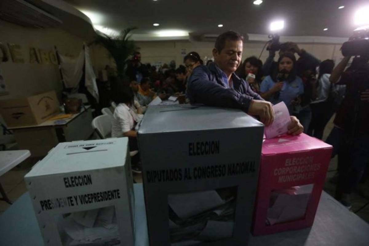 Romeo Vásquez Velásquez: 'No bote su voto'