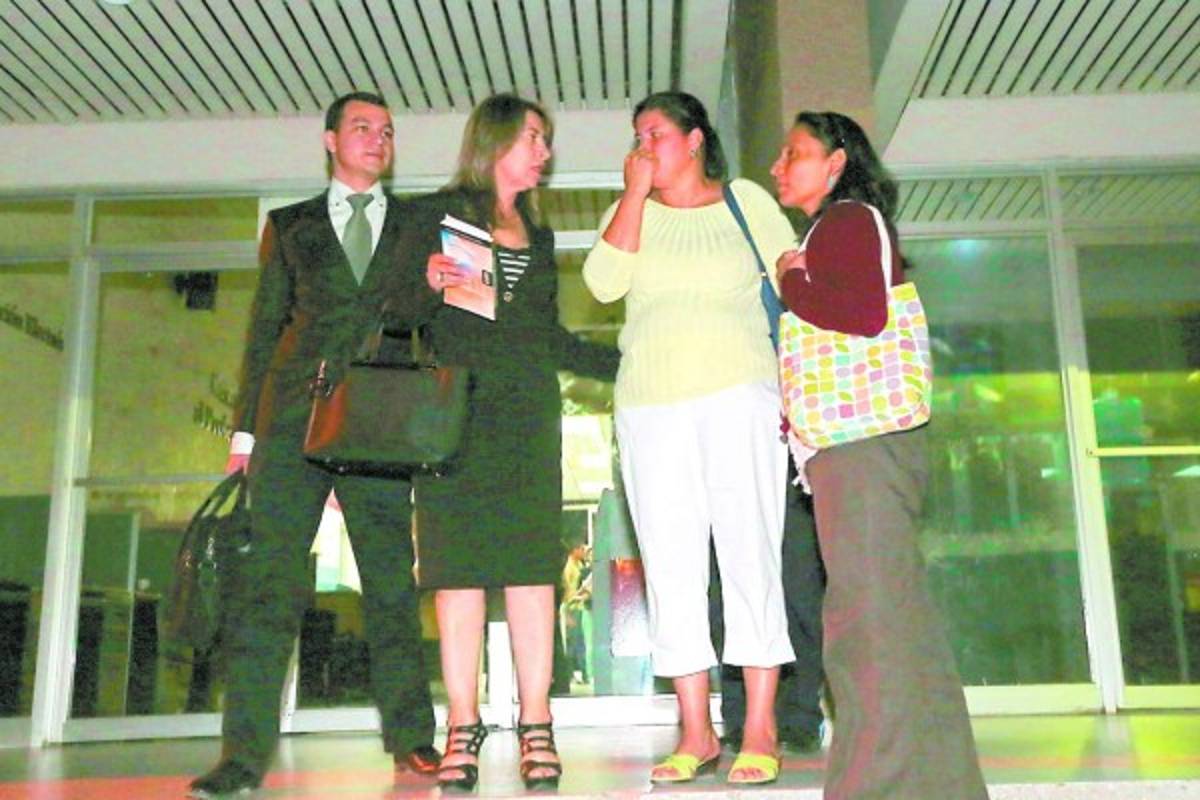 Demanda civil le caería a Galdámez