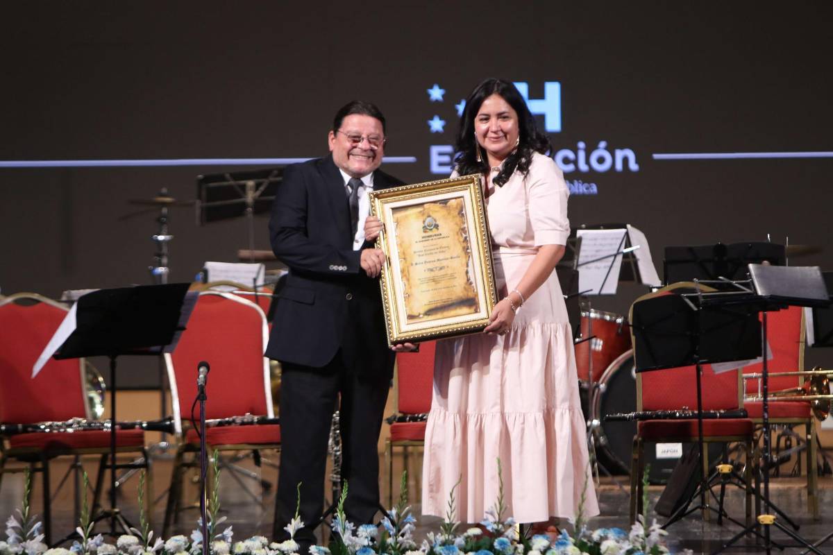 Reconocen trayectoria de loables hondureños