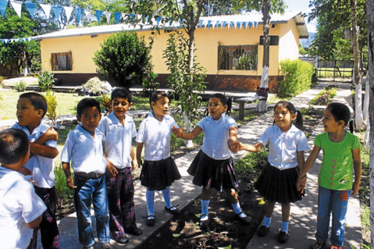 Nuevas tecnologías, privilegio denegado en escuelas rurales de Honduras
