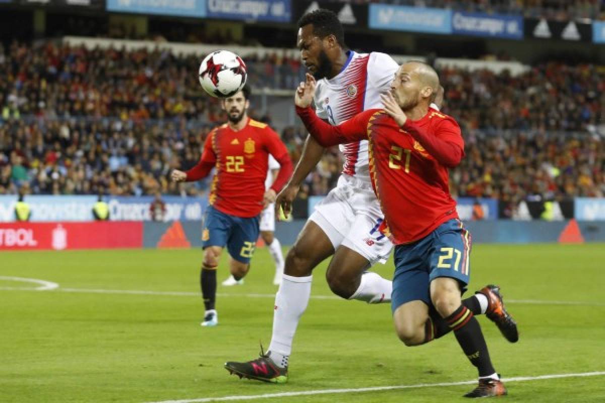 España se exhibe con goleada 5-0 ante Costa Rica 