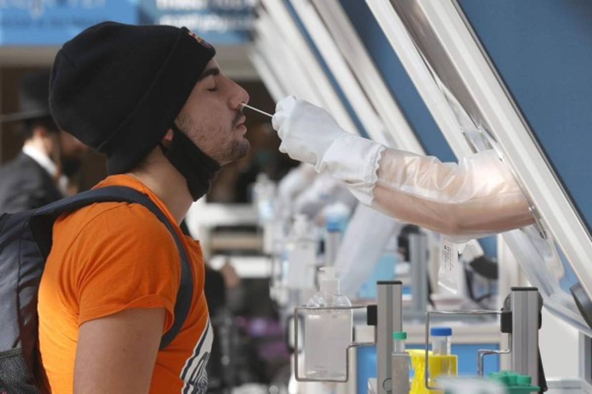 OPS alerta sobre alza de 30% de casos de covid en un mes en las Américas  