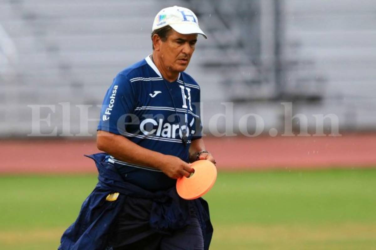 Jorge Luis Pinto responde insultos del Bolillo Gómez: 'Respete a Honduras y a Colombia'