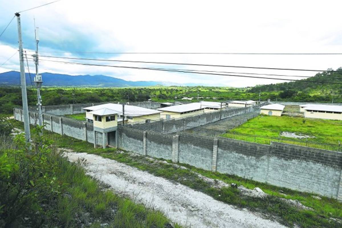 ¿Por qué está en el abandono el centro penal de El Porvenir?