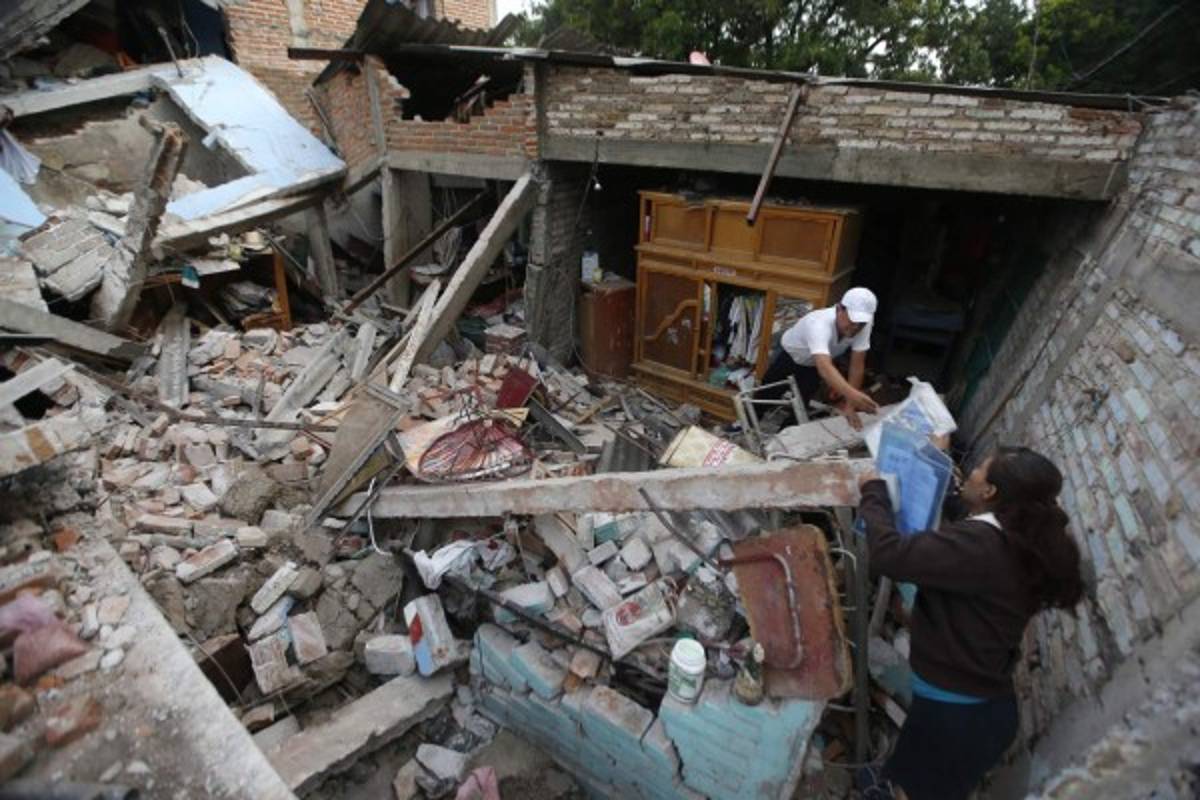 Aumenta cifra de muertos por sismo en México