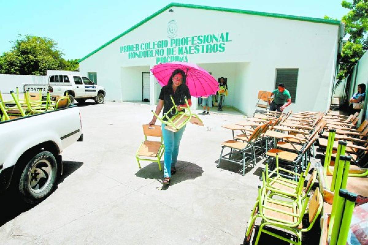 Centros educativos del sur reciben nuevo mobiliario