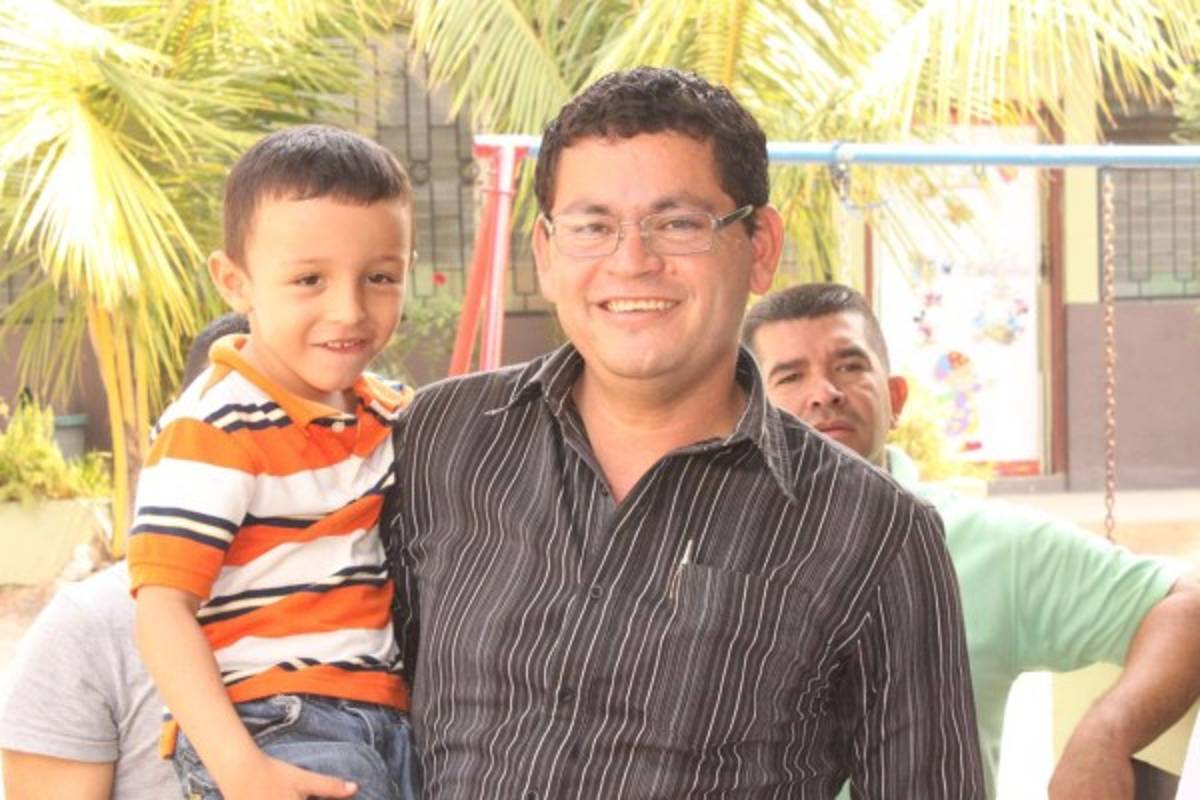 Marlon Escoto celebró cuatro años como ministro de Educación de Honduras