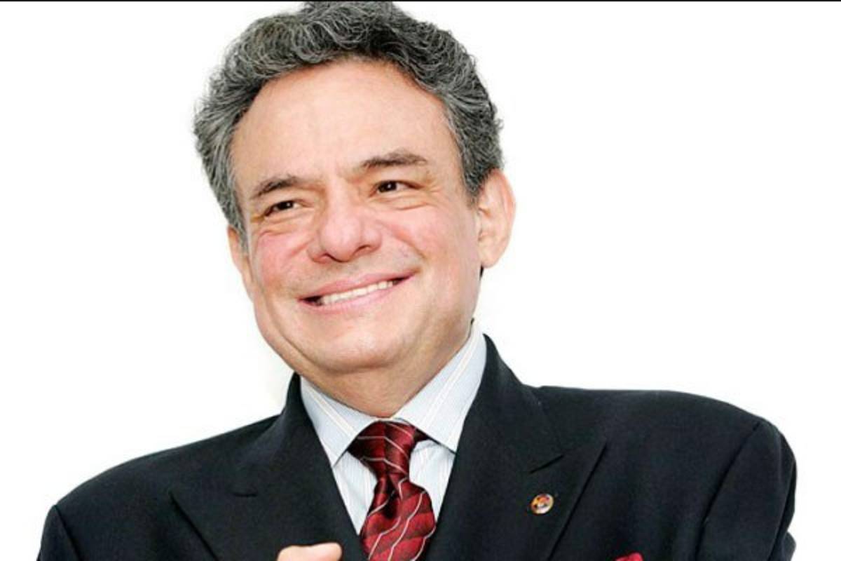 Ya lo pasado, pasado, no me interesa... El Príncipe de la canción cumpleaños hoy  