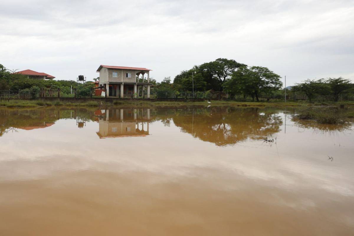 Algunos sectores ya se encuentran incomunicados debido a las inundaciones provocadas por el paso de la tormenta tropical Pilar.