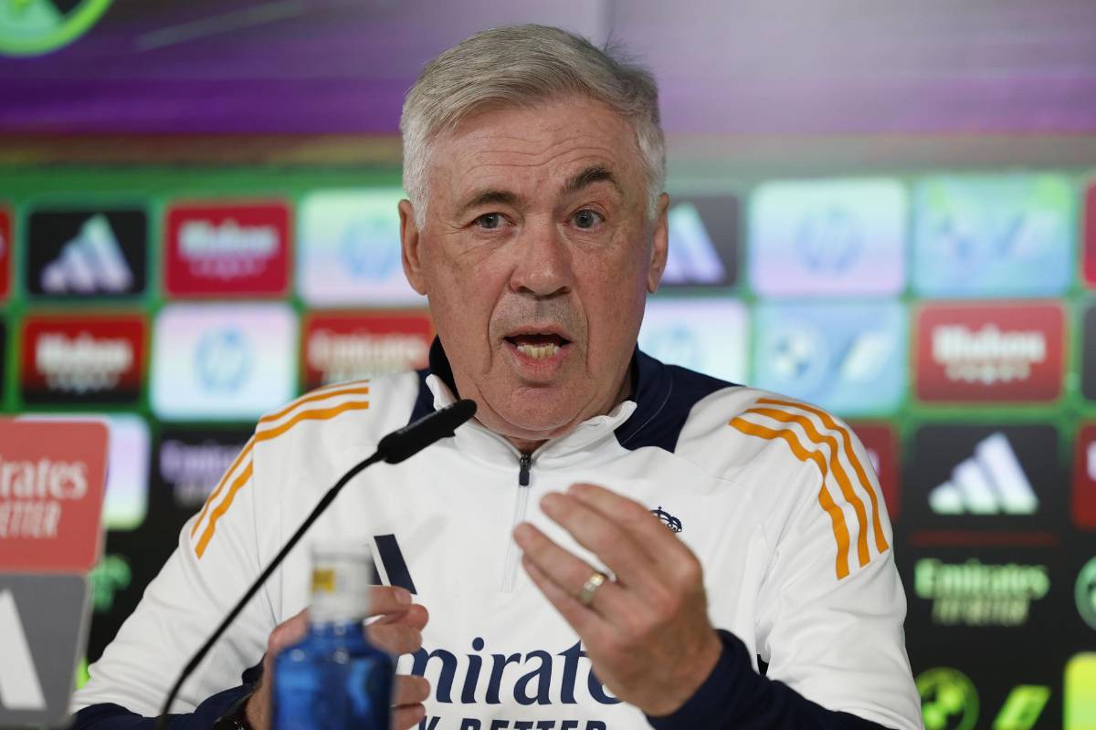 Carlo Ancelotti sorprende al llamar a futbolista retirado de la selección de Brasil