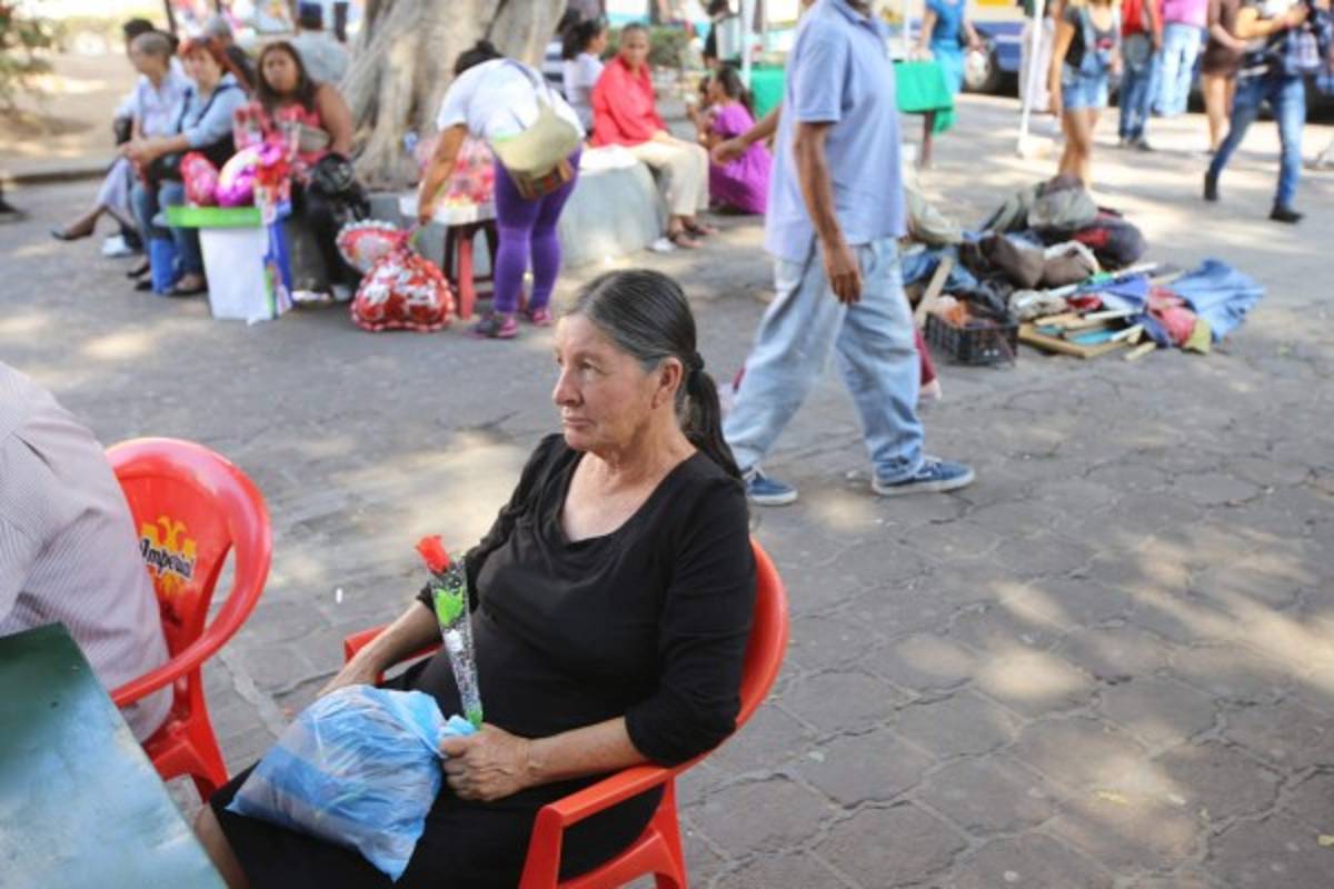Ambiente festivo en el centro de Tegucigalpa con miras al Día de la Madre