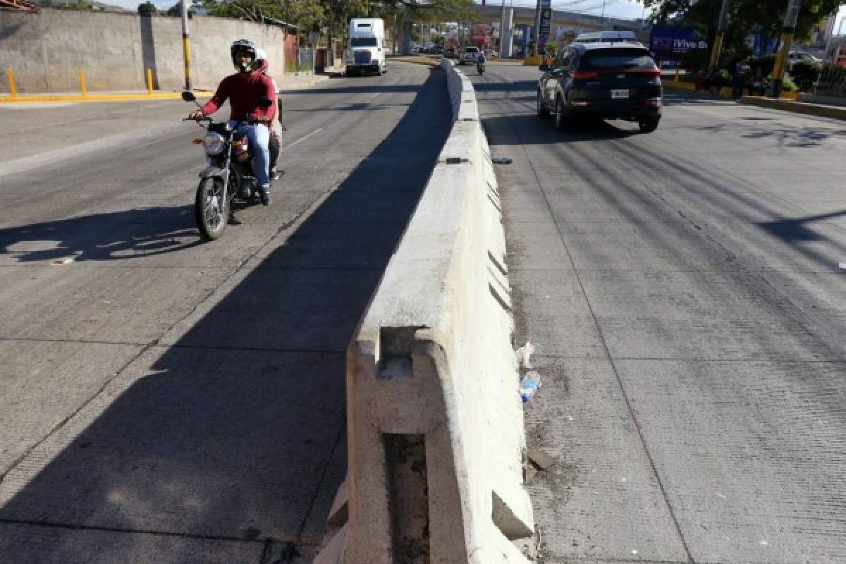 Con vallas de concreto cierran cruce en bulevar