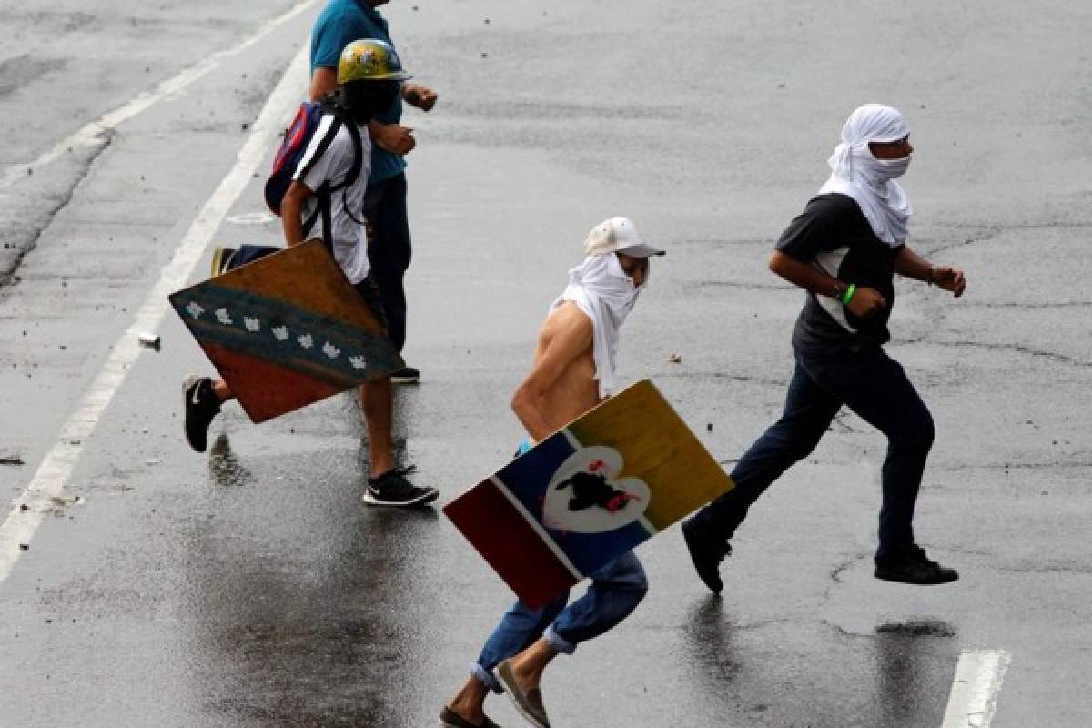 Venezuela: Reprimen con gases marcha contra Constituyente