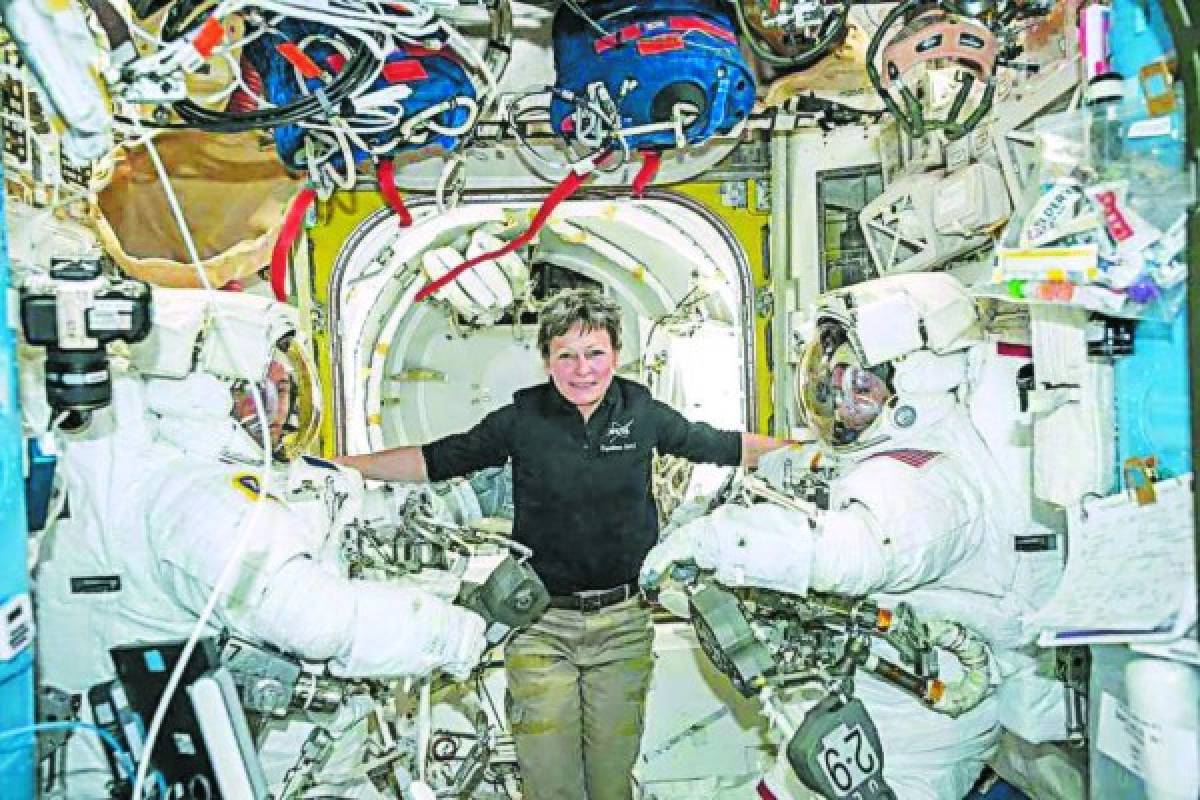 La astronauta Peggy Whitson rompe el récord espacial