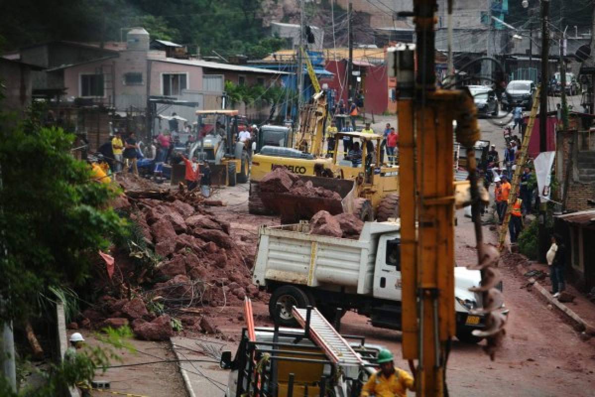 Desprendimiento de rocas a punto de causar tragedia en la Villa Nueva