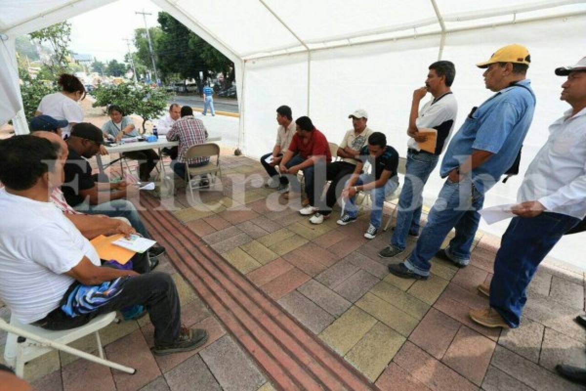 Honduras: Por segundo día, doctor Chirinos brinda consultas en la calle