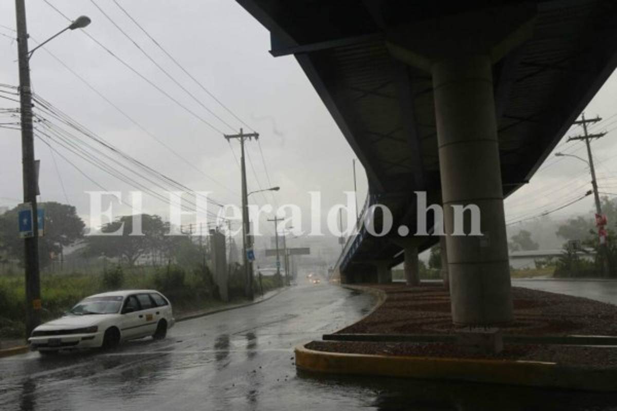 Lluvias con actividad eléctrica en la capital de Honduras este domingo
