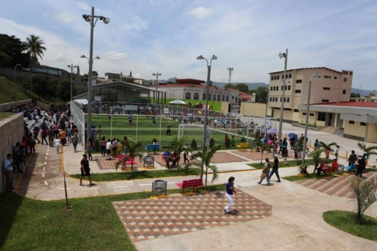 Inauguran moderno parque en la colonia 15 de Septiembre
