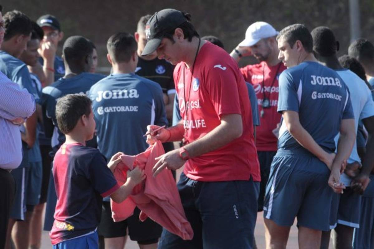 Richard Peralta ya sudó la camisa de Motagua