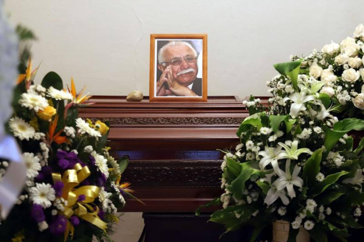 El cuerpo de Ramón Custodio fue velado en una funeraria capitalina.