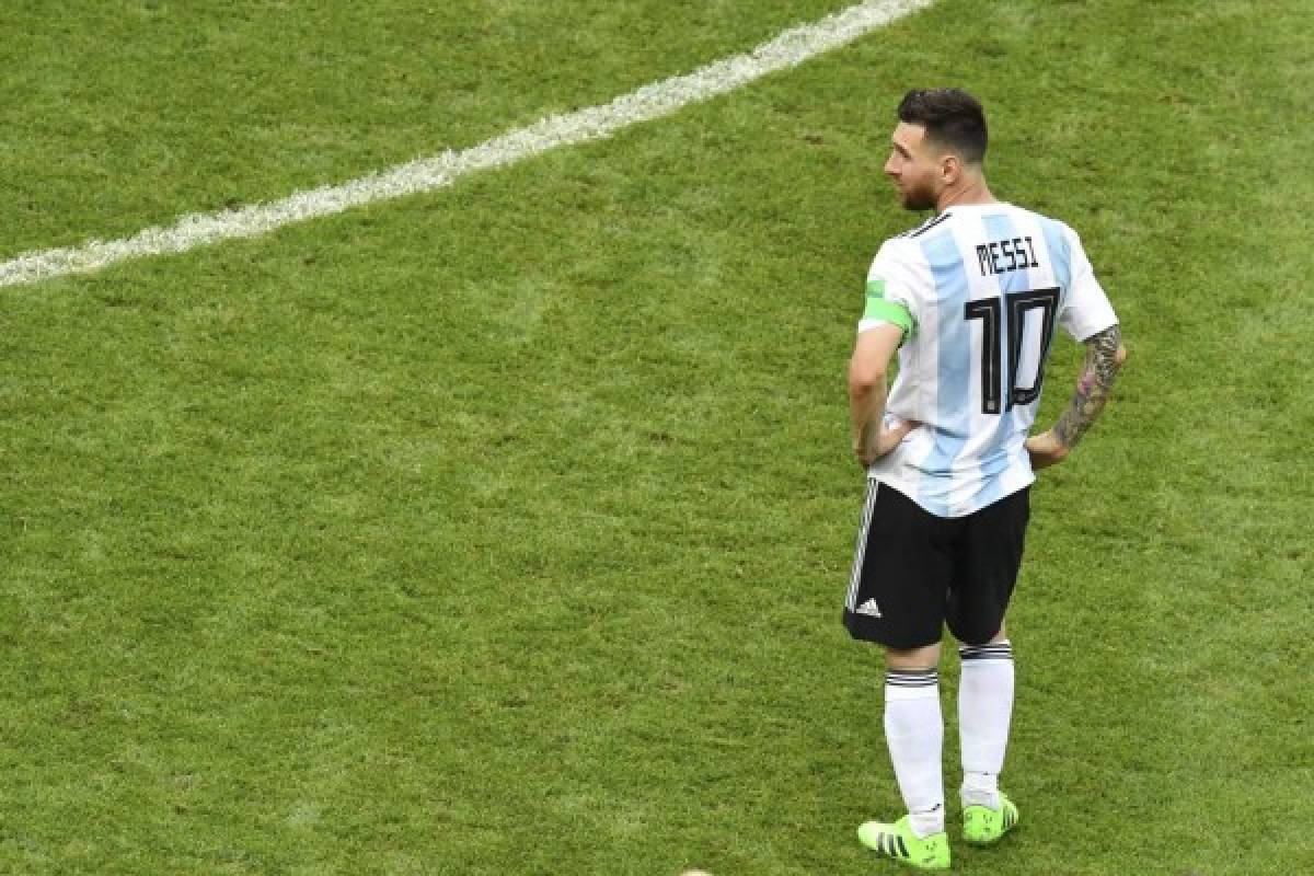 Leo Messi no pudo comandar a su selección hasta la fase de cuartos de final. (AFP)