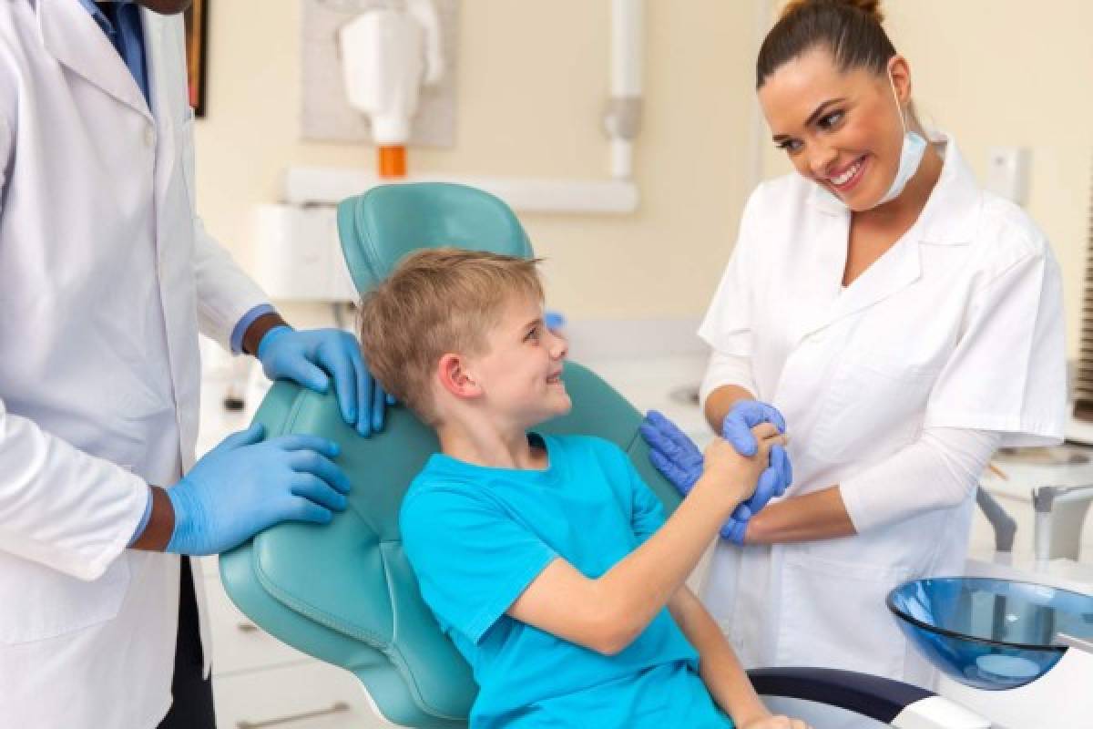 ¿Cómo cuida los dientes de su hijo?