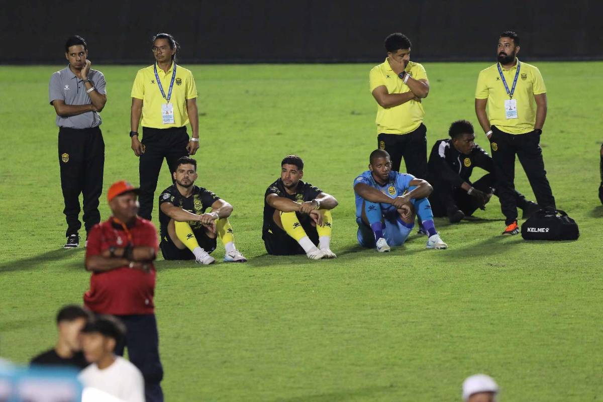 La tristeza de Real España luego de perder la final ante el Olimpia
