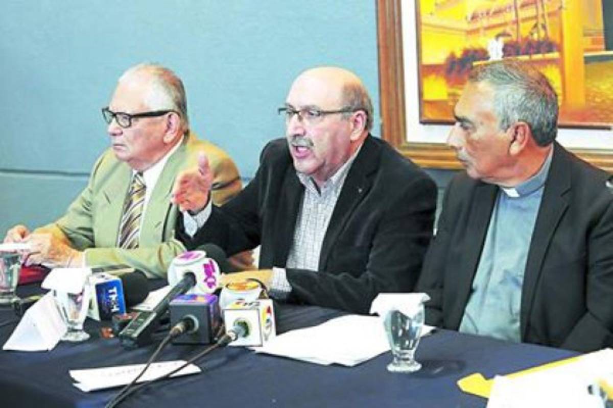 Convocantes definen una agenda mínima para iniciar diálogo en Honduras