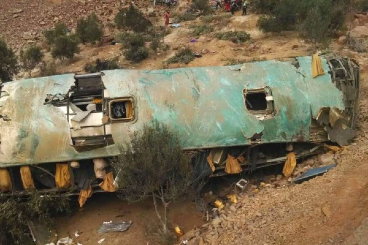 Al menos 36 muertos al caer autobús a un abismo en el sur de Perú