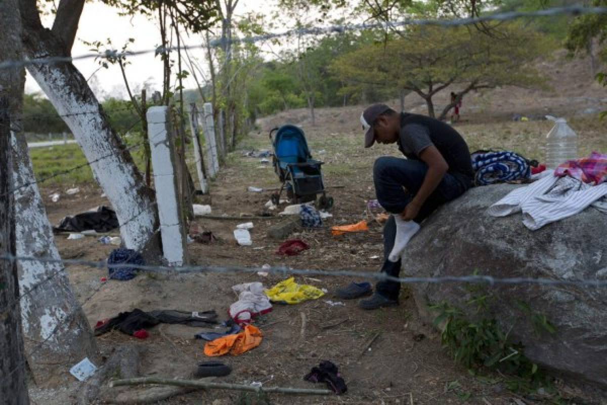Inquietud entre migrantes centroamericanos en caravana tras una redada en México  