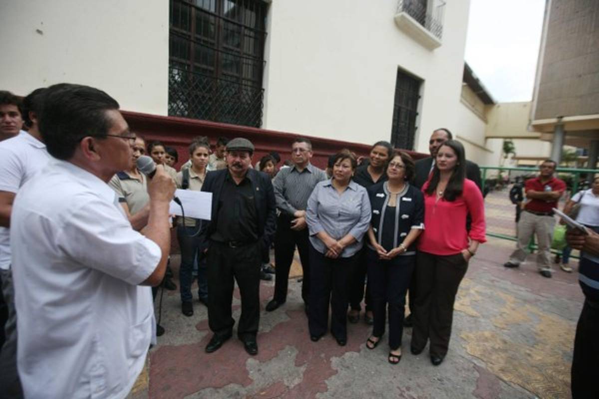 Con demostración cultural protestan estudiantes